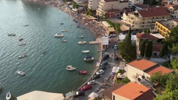 Drone Tiro Antiga Cidade Piscatória Montenegro Chamado Rafailovici Durante Pôr — Vídeo de Stock