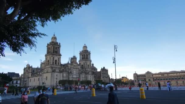 Zocaloメキシコ市大聖堂教会歴史センター人々が城壁 — ストック動画