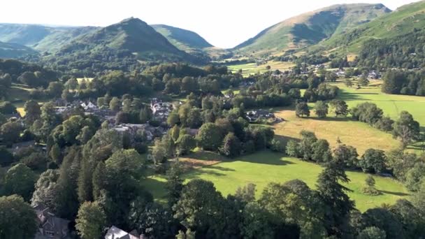 Imagens Vídeo Aéreo Grasmere Village Cidade Parque Nacional Cumbrian Lake — Vídeo de Stock