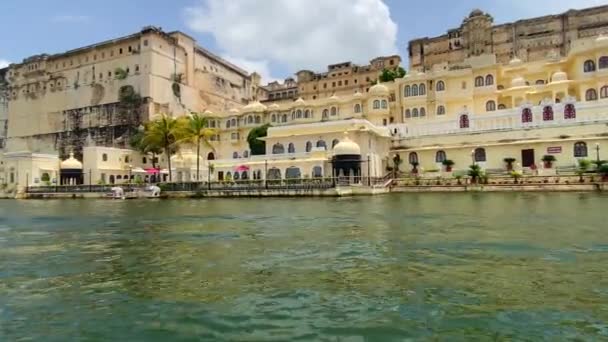 Pichola Gölü Ndeki Bir Şehir Sarayı Teknesinden Görüntü Udaipur Turizm — Stok video