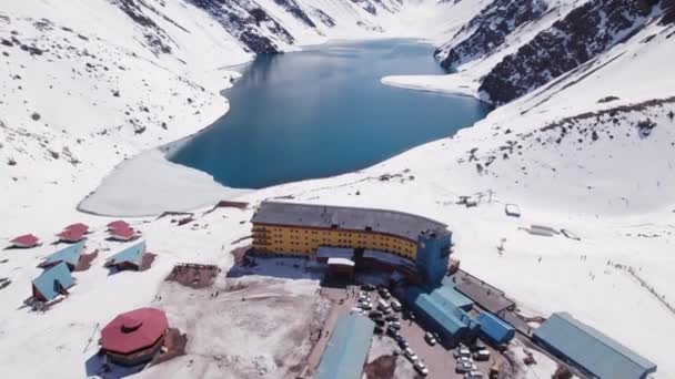 Voe Sobre Estância Esqui Portillo Alojamentos Hotel Para Lago Las — Vídeo de Stock