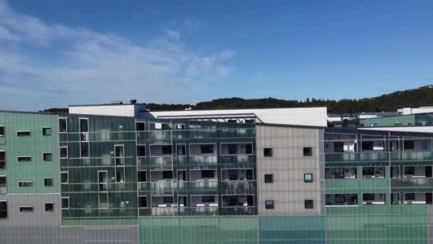Εμπορικό Κέντρο Horisont Και Πολυκατοικία Asane Έξω Από Bergen Νορβηγία — Αρχείο Βίντεο