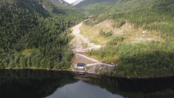 Energias Renováveis Provenientes Pequenas Centrais Hidroeléctricas Tretteneset Vaksdal Noruega Aerial — Vídeo de Stock