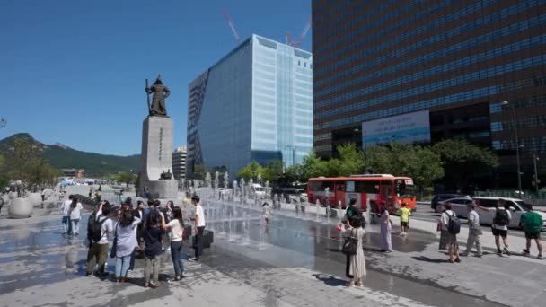 Odnowiony Gwanghwamun Plaza Wielu Koreańczyków Turystów Seulu Centrum Ruchu Pobliżu — Wideo stockowe