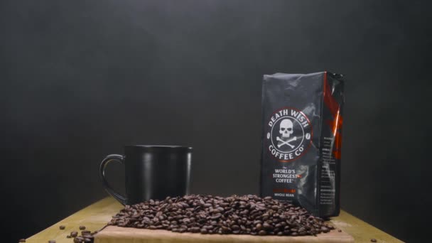 Static Studio Προϊόν Shot Death Wish Coffee Pack Οργανωμένη Ατμό — Αρχείο Βίντεο