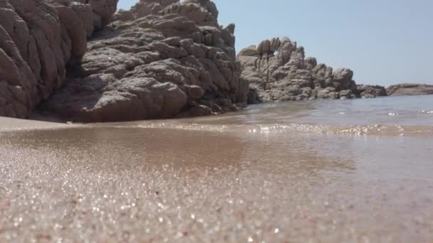 コルシカ島のラ トナーラのビーチで波のビデオが残っています リラックスビデオ — ストック動画
