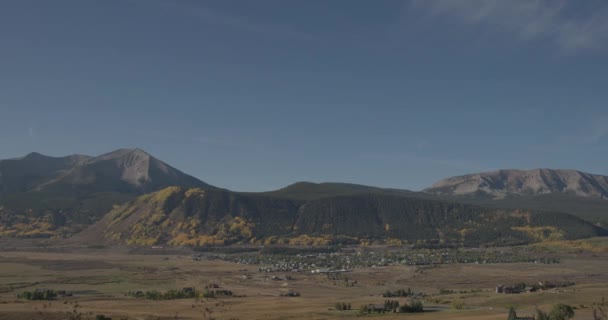 Sonbaharda Colorado Daki Tepeli Butte Manzarası Canon C300 Mkiii Çekilmiştir — Stok video