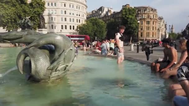 Trafalgar Tér London Anglia Július 2022 Fountains Trafalgar Square Hot — Stock videók