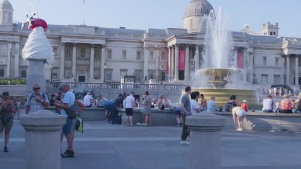 Trafalgar Square London England Juli 2022 Schwenk Videoaufnahme Vom Trafalgar — Stockvideo