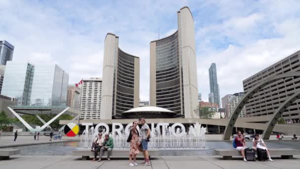 Timelapse Toronto City Hall Edifícios Governo Toronto Sign — Vídeo de Stock
