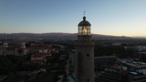 Yörüngede Deniz Fenerinden Kısa Bir Mesafeden Altın Saat Boyunca Fantastik — Stok video