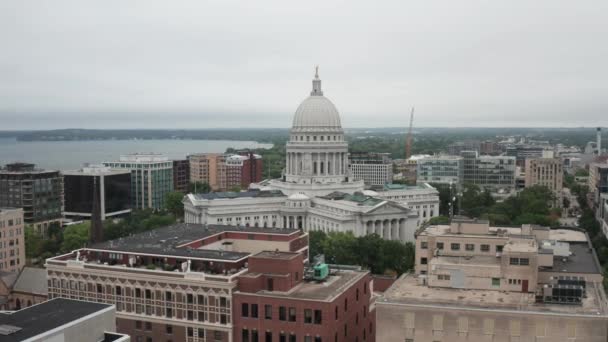 Edificio Del Capitolio Del Estado Wisconsin Madison Wisconsin Con Plano — Vídeo de stock