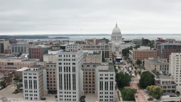 Wisconsin State Capitol Building Madison Wisconsin Skyline Con Drone Video — Video Stock