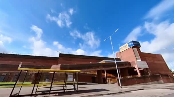 Вид Торговий Центр Белл Вейл Розташований Південно Східному Ліверпулі Мерсісайд — стокове відео