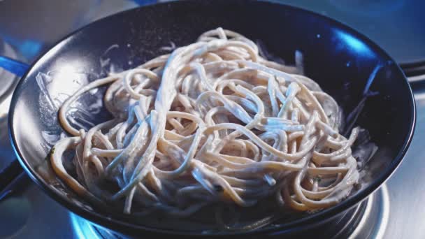 Ready Eat Protein Spaghetti Greek Yogurt Sauce Sprinkled Chopped Parsley — 비디오