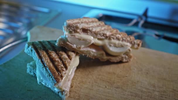 Anabole Protein Toast Sandwich Ready Eat Kitchen Rack Fokus — Stockvideo