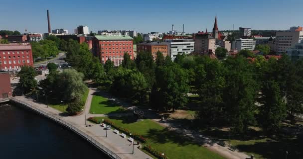 Koskipuisto Parkı Etrafındaki Hava Manzarası Güneşli Tampere Finlandiya Daireler Çizerek — Stok video
