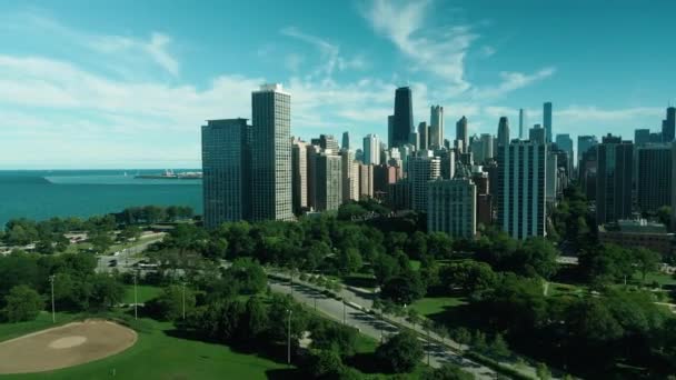 Chicago Drone Beelden Met Lake Michigan Het Oog Panning Naar — Stockvideo