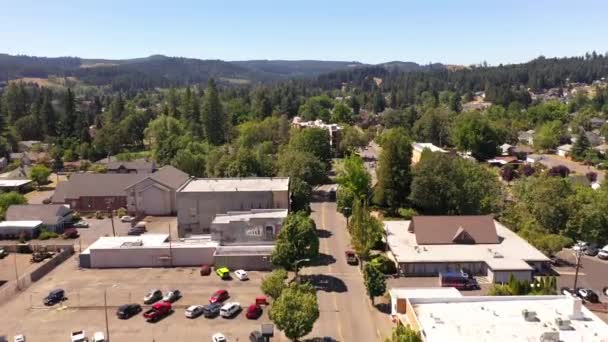 コテージグローブの空中ドローンビュー オレゴン州 アメリカ — ストック動画
