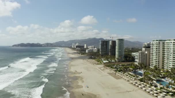 墨西哥阿卡普尔科白沙滩游客的天堂度假地 — 图库视频影像
