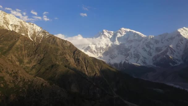 Drohnenaufnahme Vom Nanga Parbat Feenwiesen Pakistan Schneebedeckte Berge Filmische Luftaufnahme — Stockvideo