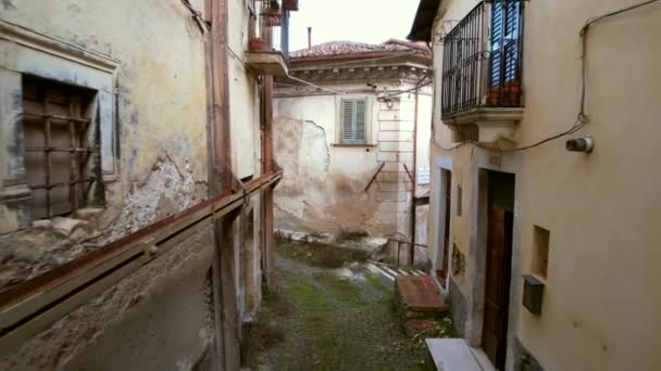 Vídeo Aéreo Ciudad Fantasma Abandonada Fossa Italia Ciudad Está Situada — Vídeos de Stock