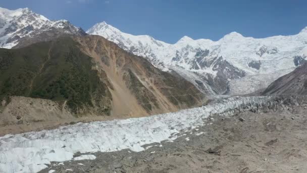 Arka Planda Nanga Parbat Olduğu Buzul Kanyonlarının Hava Görüntüsü Pakistan — Stok video