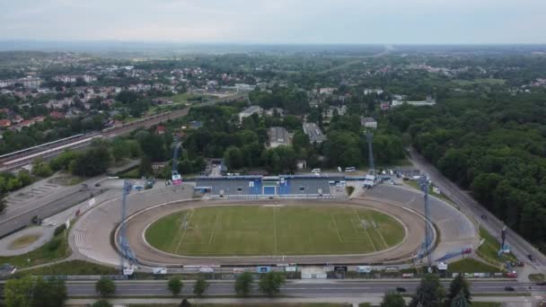 Flyover Polské Motocyklové Rychlostní Silnice Sportovní Arény Továrny Chemické Továrny — Stock video