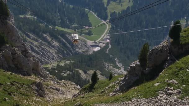 Telesilla Seceda Que Llega Lentamente Una Manera Suave Verano Alpes — Vídeos de Stock