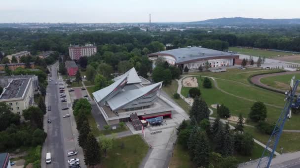 Flyover Polish Art Museum Moto Speedway Arène Sport Usine Chimique — Video