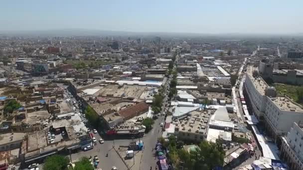 Воздушный Снимок Города Эрбиль Показывающий Древнюю Цитадель Эрбиля Сад Напротив — стоковое видео