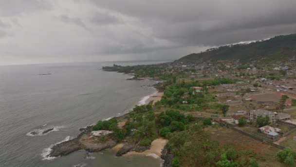 Imágenes Aéreas Costa Este Sierra Leona Con Oscuras Nubes Tormenta — Vídeos de Stock