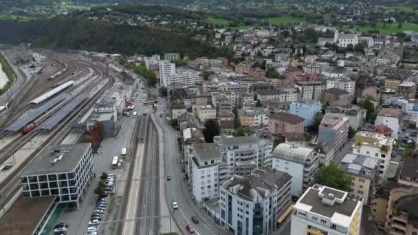 Brig Die Stadt Den Walliser Alpen Mitten Der Stadt Brig — Stockvideo