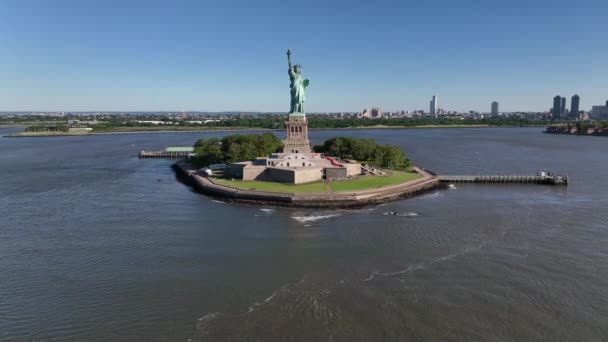 Egy Légi Felvétel New York Kikötőjéről Egy Napos Napon Tiszta — Stock videók