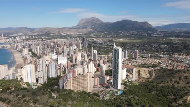 Alta Vista Aérea Benidorm España Paisaje Urbano Terreno Playas Isla — Vídeos de Stock