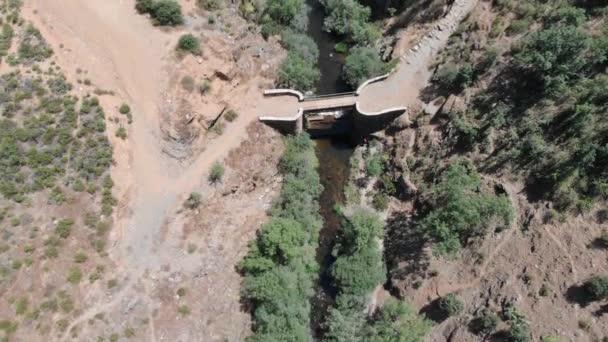 Drone Uitzicht Grote Muur Brug Van Roblelacasa Spanje Omhoog — Stockvideo