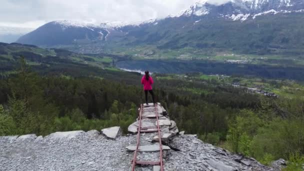 Voss Norveç Teki Lonavatnet Gölü Bakan Terk Edilmiş Demiryolu Hattında — Stok video