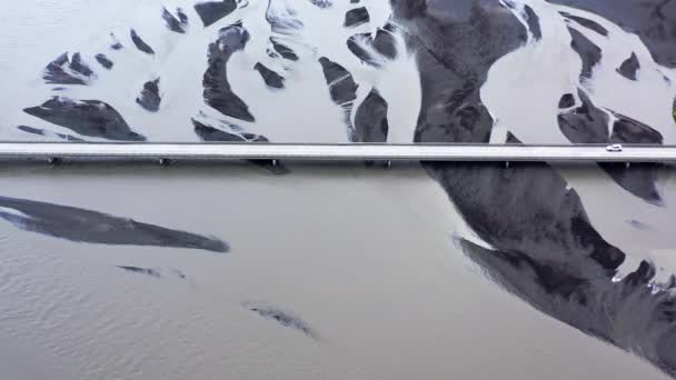 Carro Que Atravessa Uma Ponte Islândia — Vídeo de Stock