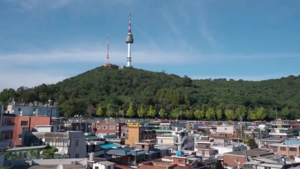 Los Tejados Aldea Yongsan Haebangchon Torre Seúl Montaña Namsan Sobre — Vídeo de stock