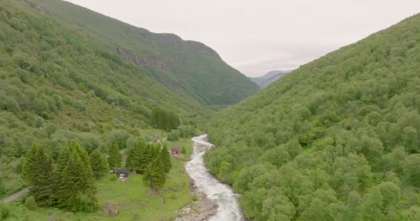 River Mountains Green Valley Aerial Drone Fly Norway Erdal Roadway — Stock video