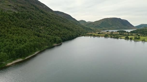 노스웨스트 레이크 디스트릭트에 버터머 호수의 인근에 마을의 이름은 호수에서 것이다 — 비디오