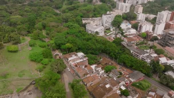 Sobrevoo Aéreo Prédios Apartamentos Colinas Verdes Cidade Cali Colômbia — Vídeo de Stock