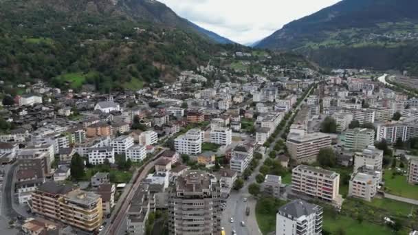 Luftaufnahme Der Stadt Naters Kanton Wallis Der Schweiz Die Stadt — Stockvideo