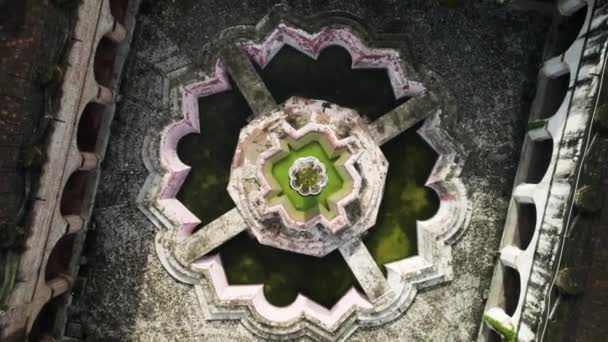 Aerial Shot Rotating Overhead Historic Fountain Shape Water Lily Iglesia — Stock Video
