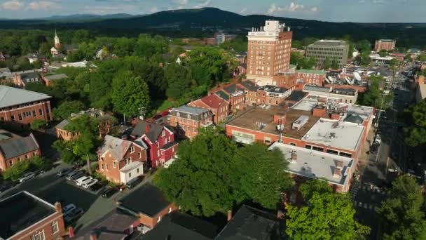 Storico Centro Charlottesville Virginia Durante Ora Oro Estiva Aerea Stabilendo — Video Stock