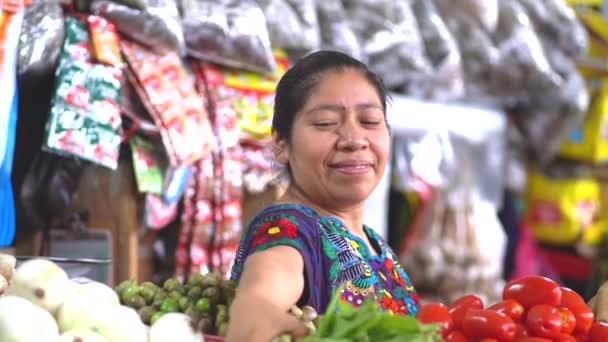 Född Kvinna Guatemala Antigua Guatemala Marknaden — Stockvideo