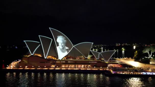 Das Opernhaus Von Sydney Plant Ein Denkmal Für Königin Elizabeth — Stockvideo