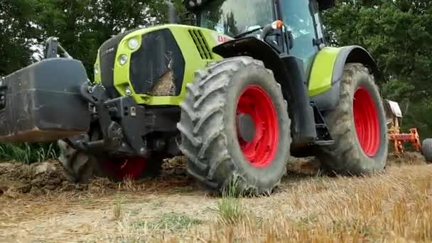 重型装载机牵引式多犁耕工具 — 图库视频影像