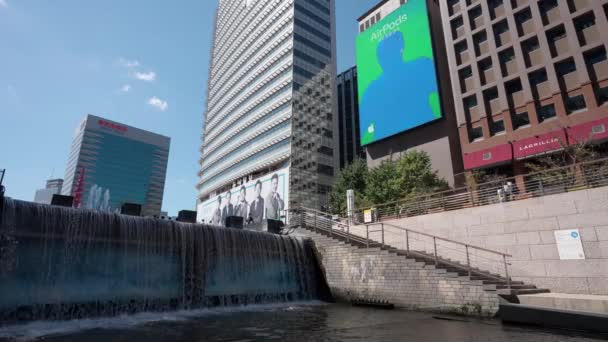 Chute Eau Cheonggyecheon Stream Grande Publicité Publique Panneau Affichage Numérique — Video