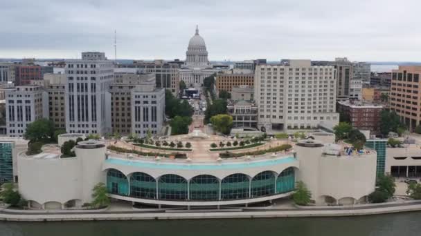 Капитолий Aerial Wisconsin Capitol Madison Establishing — стоковое видео